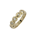 04_IHRSCHMUCK_Halb Memoryring mit 5 rundgefassten Brillanten