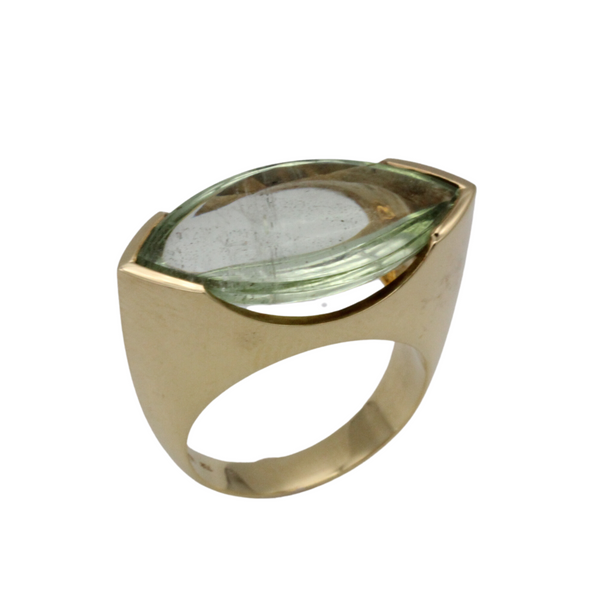 01_IHRSCHMUCK_750er Gelbgold mit wunderschönem ovalen Beryll Stein_Unikat