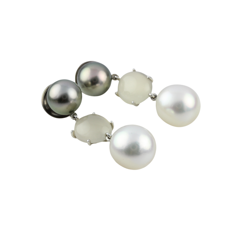 SteckohrhaengerausdemHausGellner_750erWeissgoldmitMondstein_SuedseeperlenundTahitiPerlen